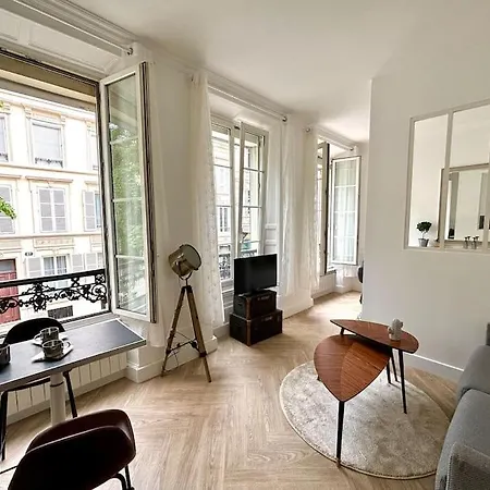Apartment Chativesle Reims